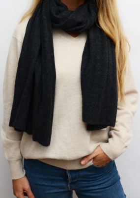 JOHANNA SCARF, CHARCOAL