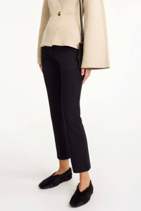 Vilea Cropped Trousers, Black